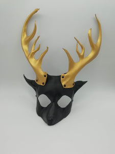 <transcy>Deer mask</transcy>