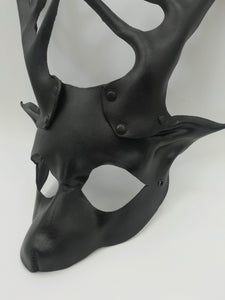 Mascara de ciervo
