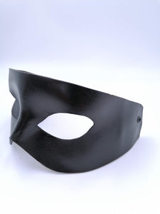<transcy>Clasic Mask</transcy>