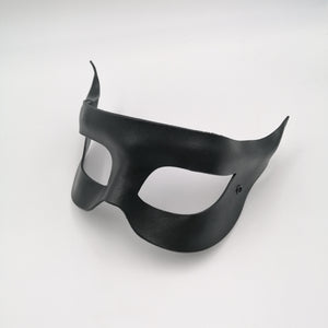 <transcy>Superhero mask</transcy>